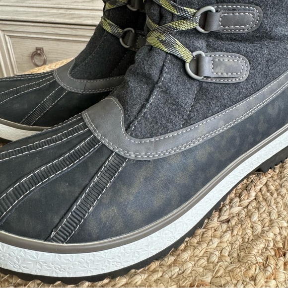 Ugg Women’s Baroness Waterproof Insulated Pack Snow Boot - Picture 7 of 11